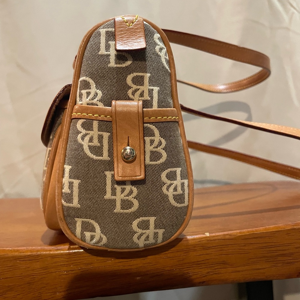 Vintage Dooney & Bourke East West Slim Top Zip - Picture 3 of 8